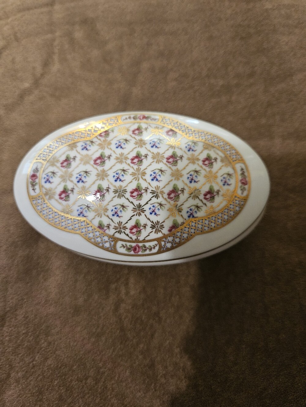 Limoges Castel Porcelain Roses Flowers Louvres France Trinket Box Gold Trim